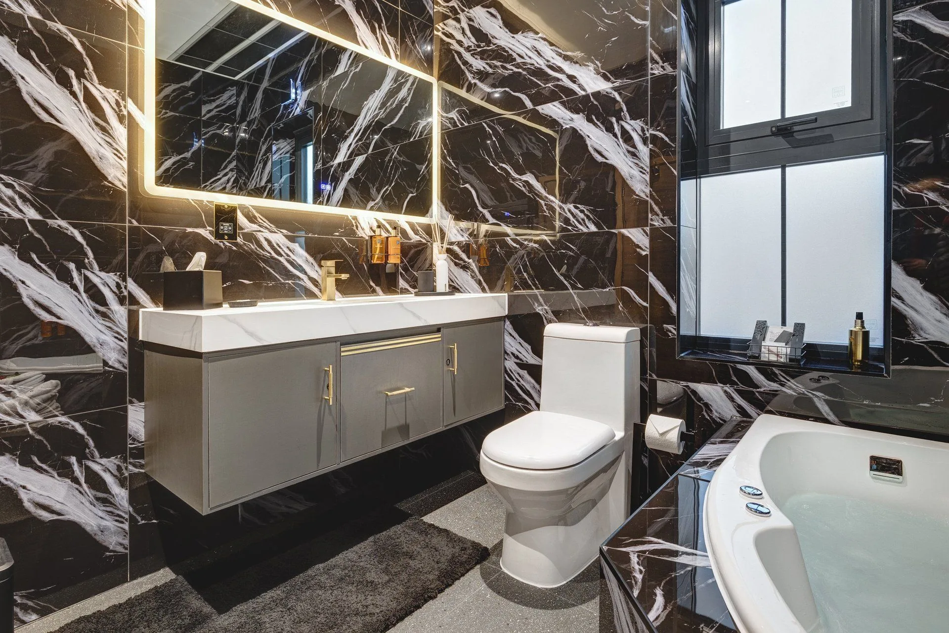 THE TWO BEDROOM LUXE BOUTIQUE SUITE Gallery Photo